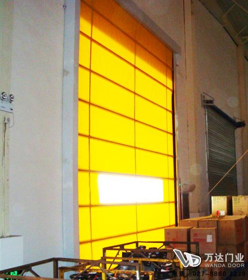 香洲工厂堆积门